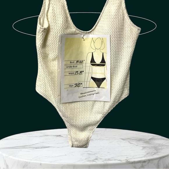 Swimwear Cream Waffle Weave One Piece SZ 1X Women High Leg Bathing Suit Padded - Picture 8 of 8